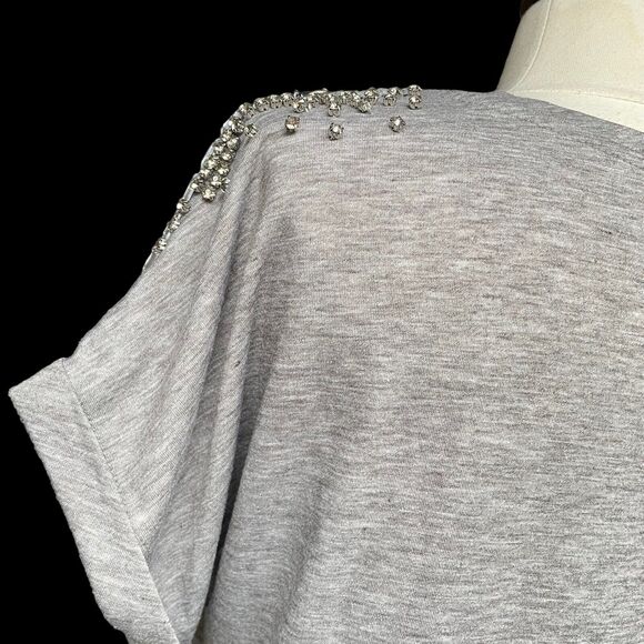 Anthropologie Sunday In Brooklyn Tee Top Sz S Gray Crystal Embellished Shoulder - Picture 3 of 9